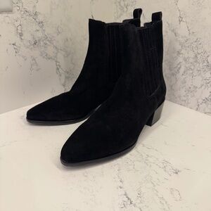 Black Suede western ankle boots. Banana Republic size 9.5